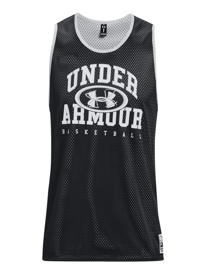 Jersey de basquetbol Under Armour color negro con ribete blanco y logotipo frontal.