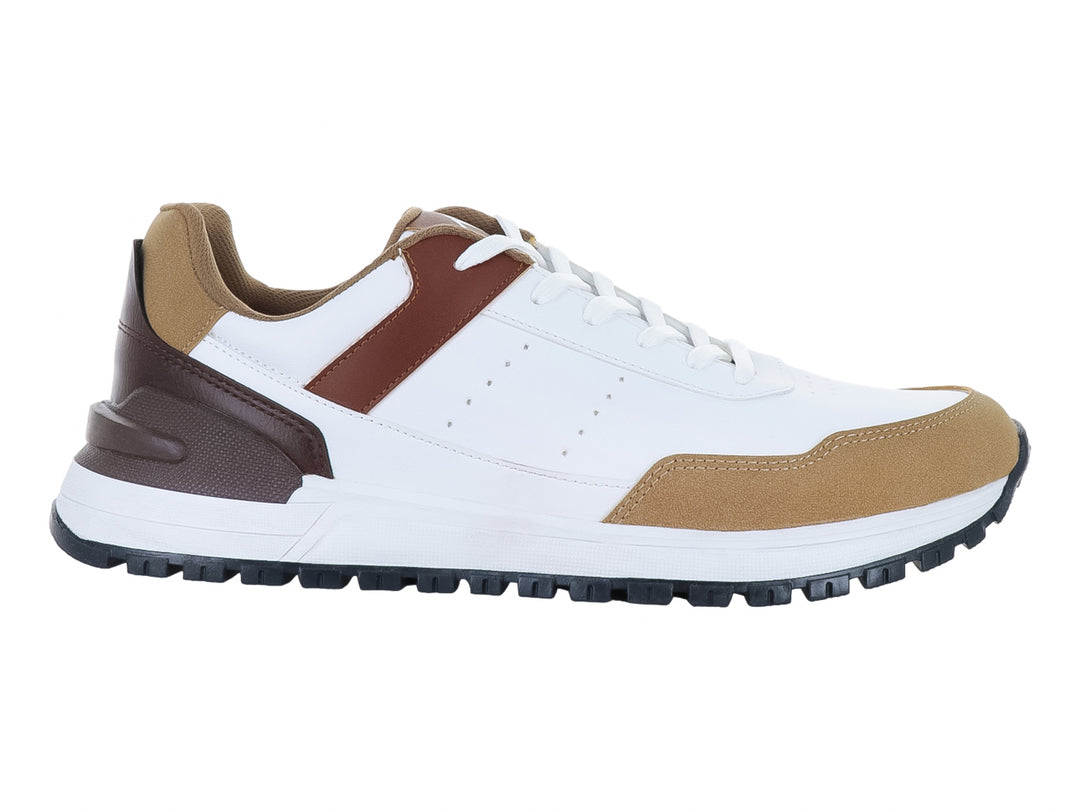 Tenis deportivos Clasben color blanco y camel con suela negra dentada.