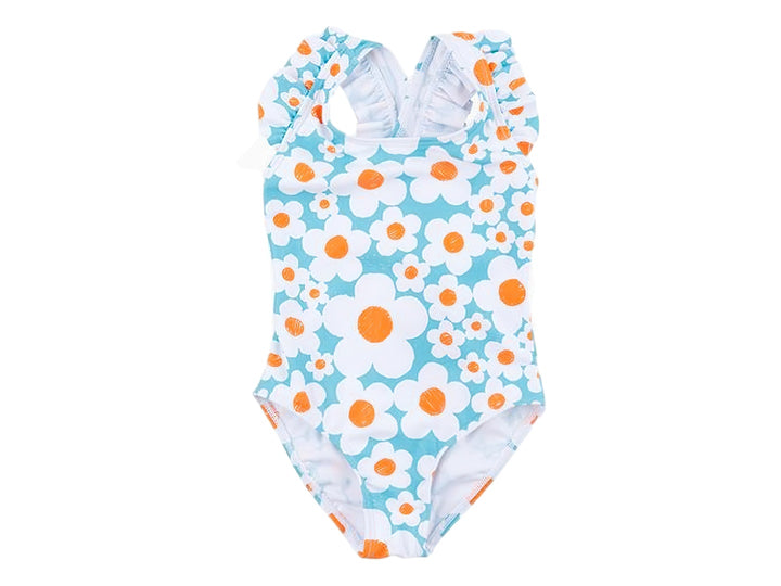 Traje de baño enterizo azul para niña con estampado de flores blancas y naranjas y volantes en los hombros.