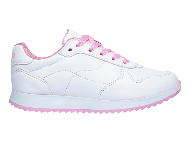 Tenis blancos para niña con cordones y suela de color rosa.