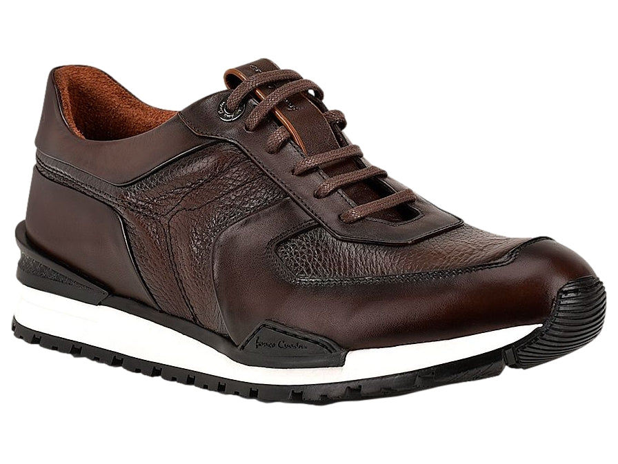 Tenis Cuadra de cuero color chocolate con suela blanca y negra para hombre.