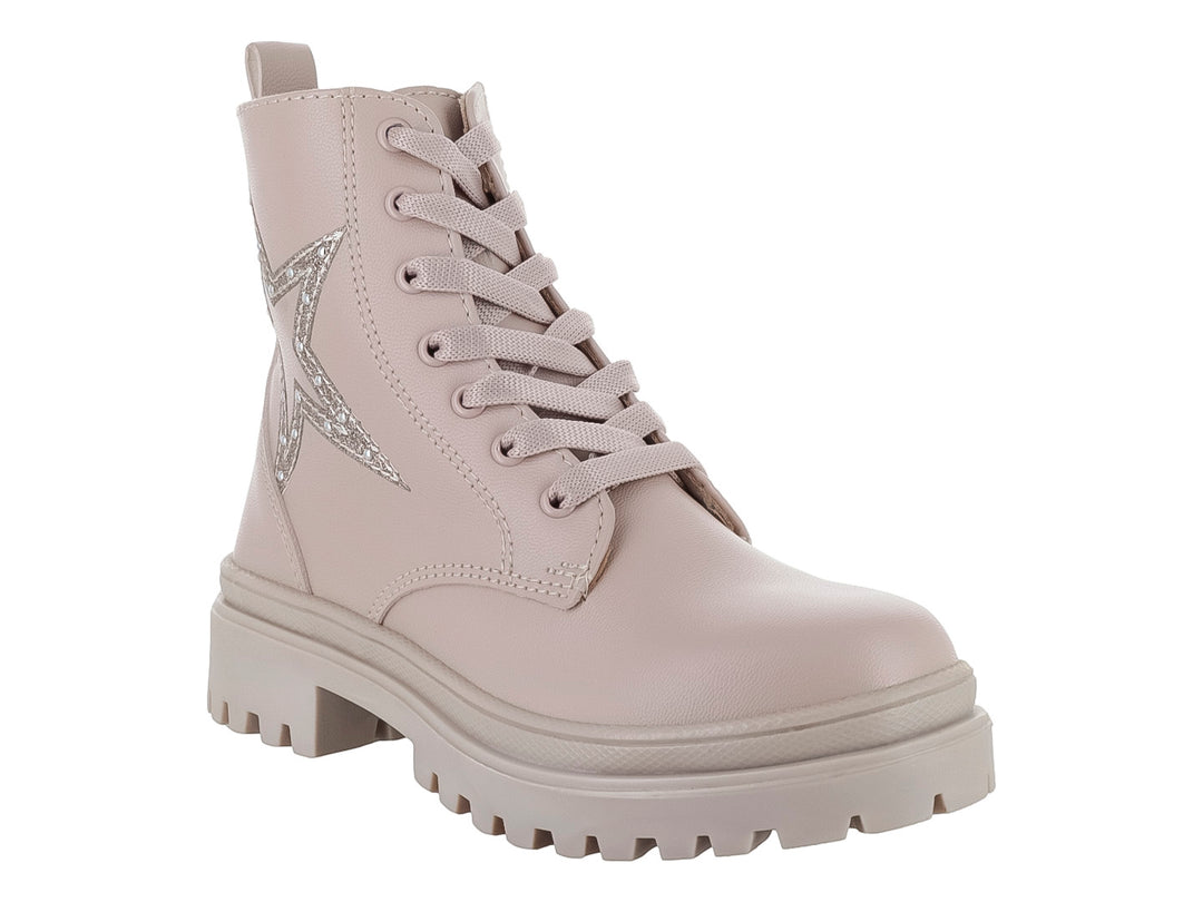 Bota color beige con suela track y detalle de estrella con brillos en el lateral.