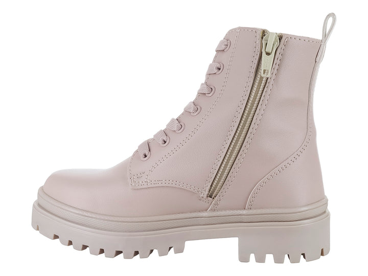 Bota color beige con suela track y detalle de estrella con brillos en el lateral.