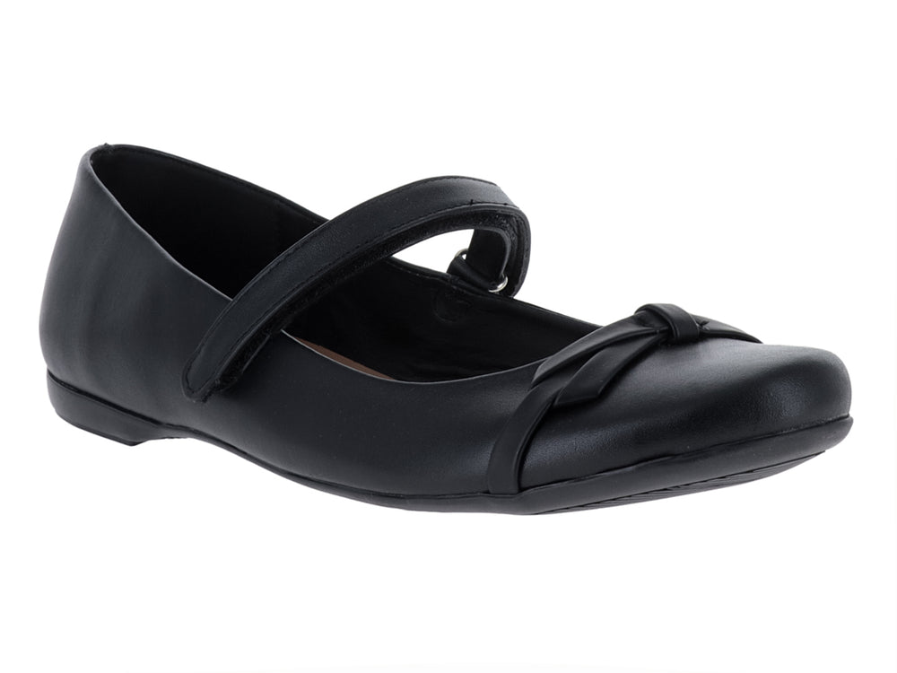 Zapato plano de piel color negro con correa y detalle de moño en la punta.