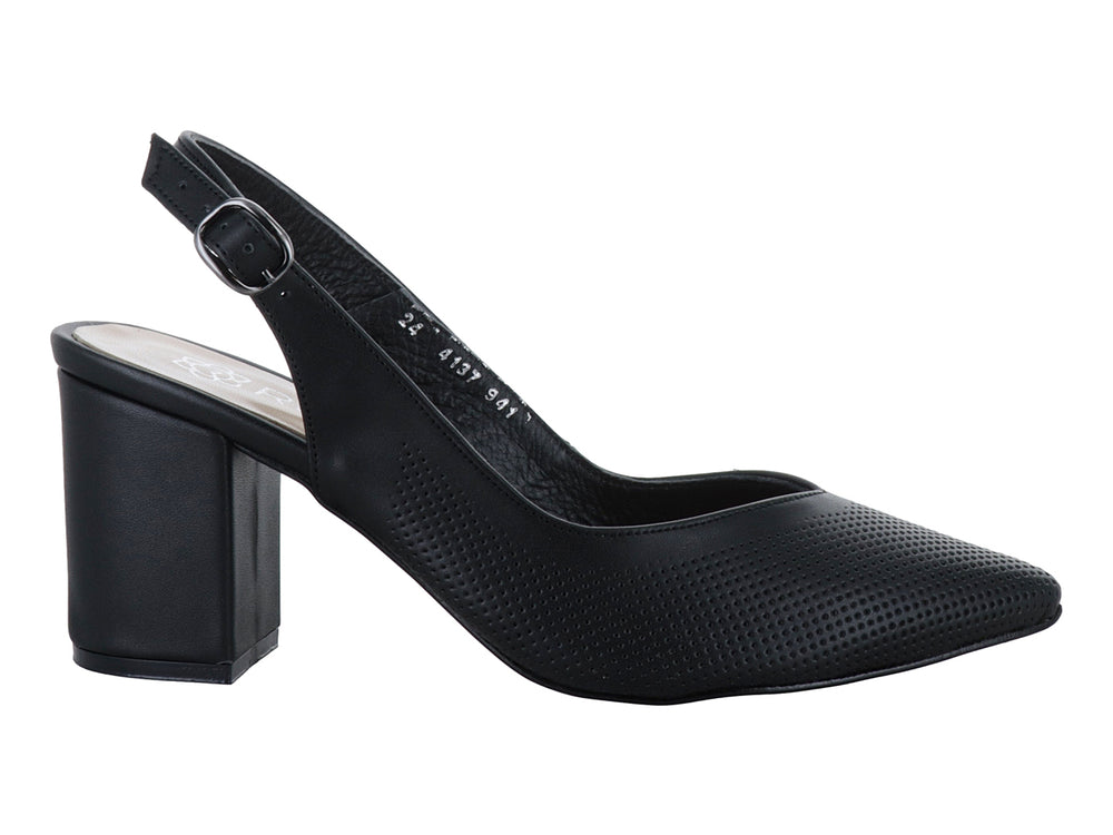 Zapato negro de tacón grueso y punta cerrada con textura perforada y correa ajustable al tobillo para mujer.