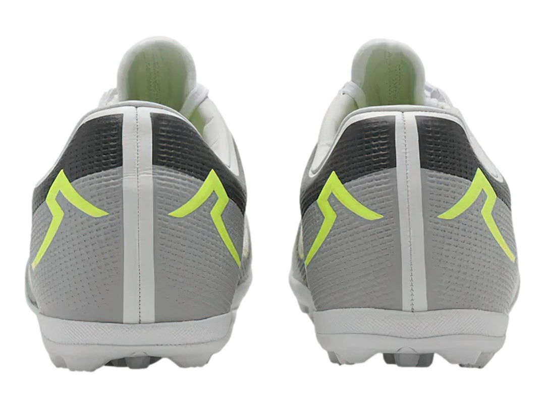 Zapato de fútbol Pirma Brasil en color gris con detalles en verde neón y suela para césped sintético.