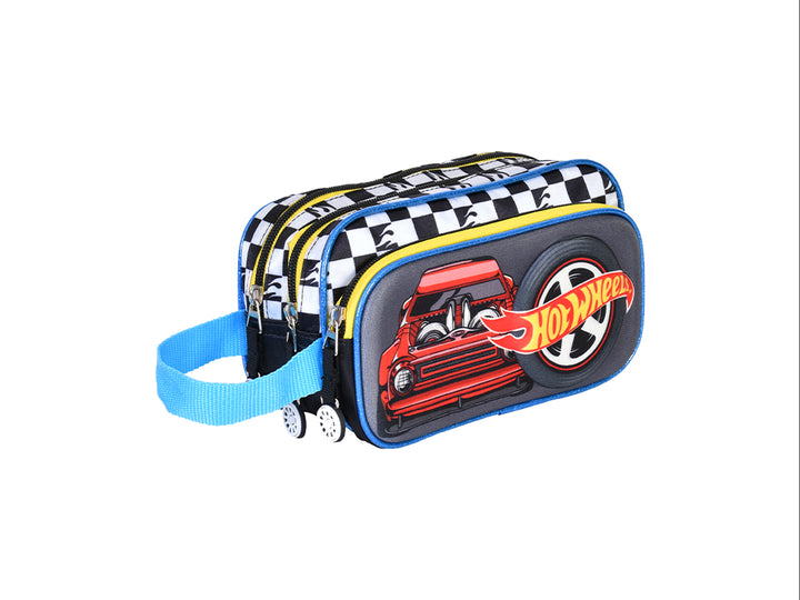 Lapicera multicolor de Hot Wheels con diseño de auto rojo y patrón de cuadros blanco y negro.