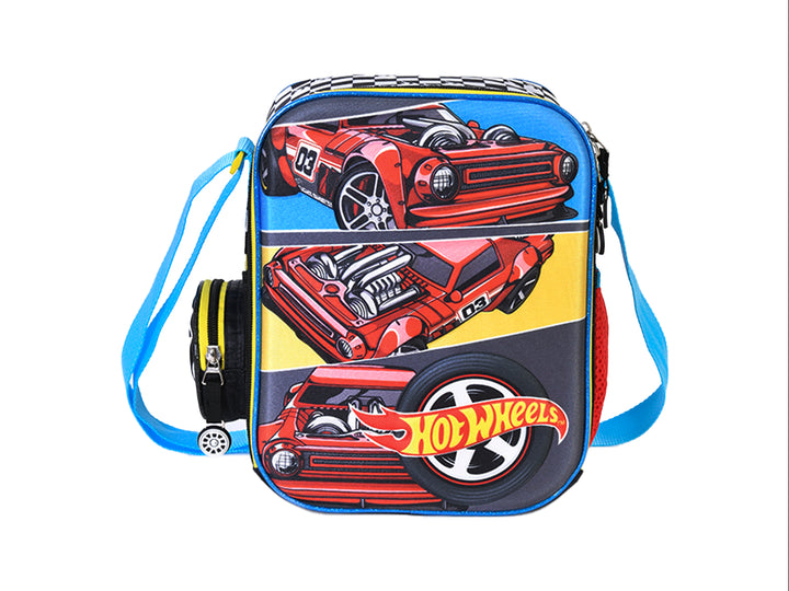 Lonchera infantil multicolor con estampado de autos Hot Wheels y correa azul.