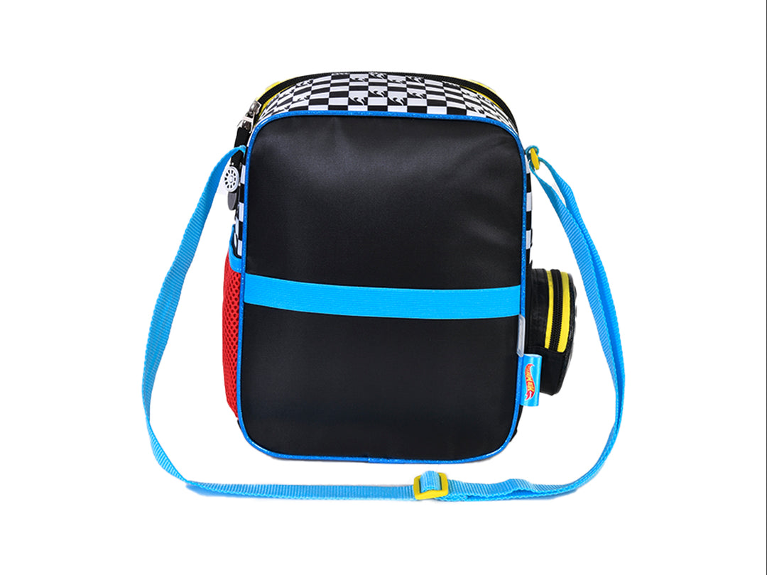 Lonchera infantil multicolor con estampado de autos Hot Wheels y correa azul.