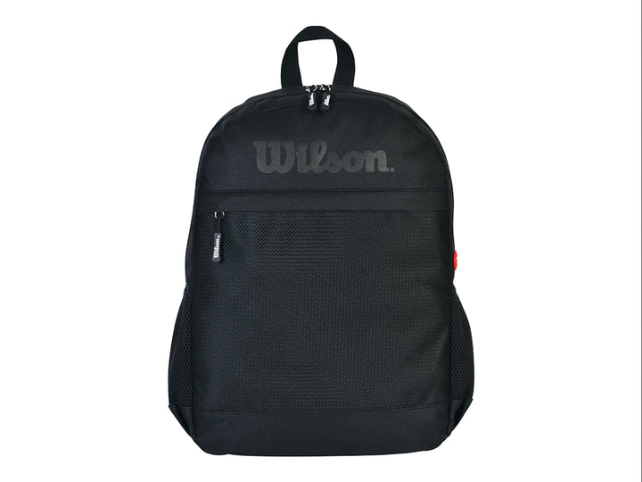 Mochila escolar Wilson de color negro con bolsillo frontal y asa superior.