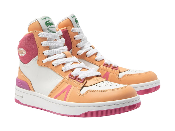 Tenis Lacoste L001 Mid en colores blanco, naranja y rosa con agujetas blancas.