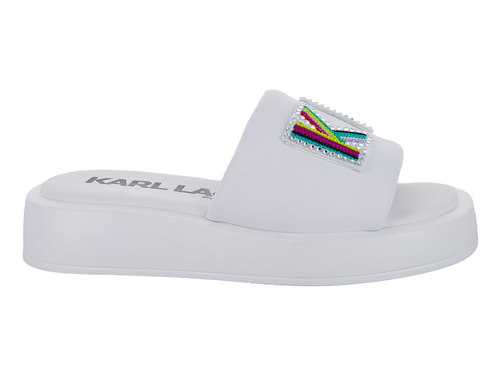 Sandalias blancas de plataforma Karl Lagerfeld con logotipo decorado en colores brillantes y cristales.