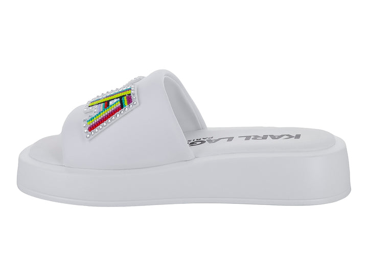 Sandalias blancas de plataforma Karl Lagerfeld con logotipo decorado en colores brillantes y cristales.