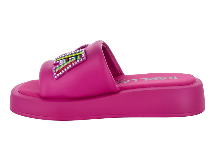 Sandalia de plataforma color rosa intenso con logotipo decorado con cristales multicolores.