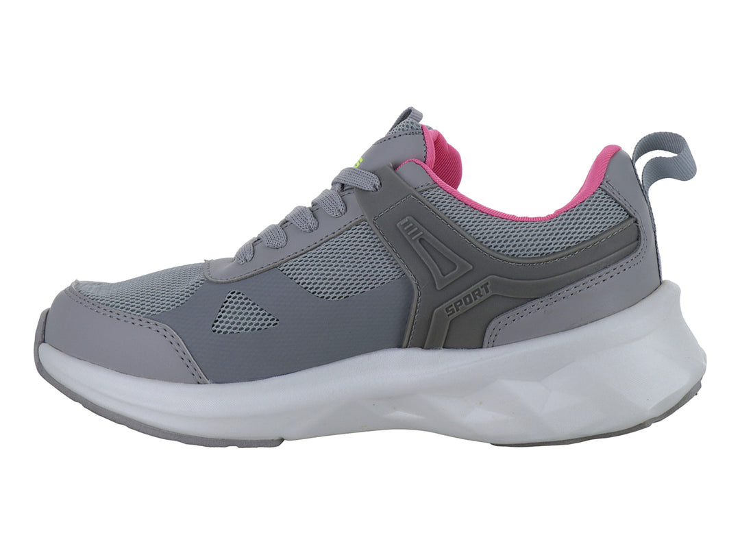 Tenis deportivos color gris con interior rosa neón y suela blanca.