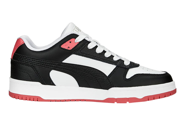 Tenis PUMA RBD Game Low en colores negro, blanco y rosa con diseño deportivo de corte bajo.