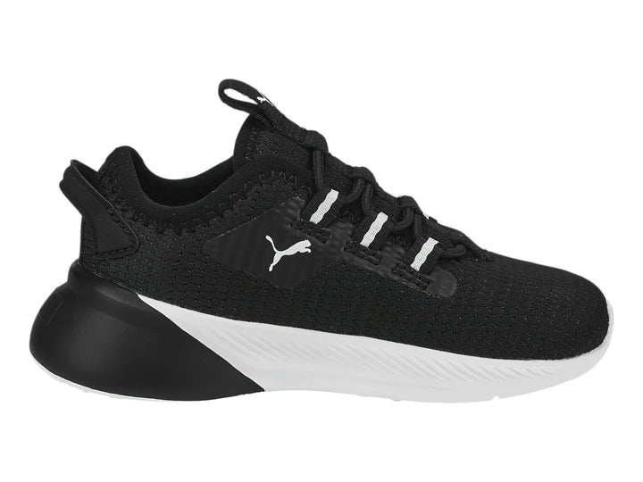 Tenis deportivos PUMA Retaliate 2 en color negro con suela blanca y detalles en blanco.