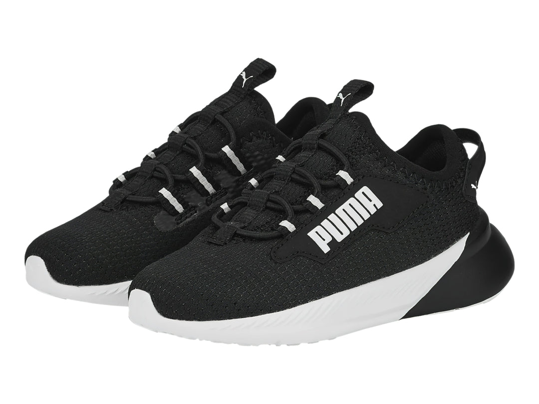 Tenis deportivos PUMA Retaliate 2 en color negro con suela blanca y detalles en blanco.