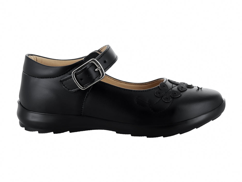 Zapato negro para Niña con correa, hebilla plateada y detalle de mariposa en la punta.