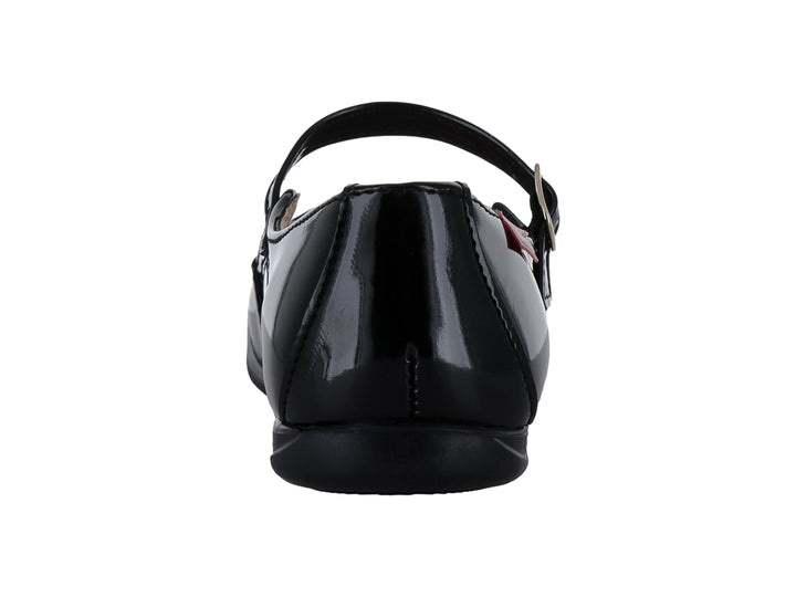 Zapato infantil de charol negro brillante con correa y hebilla dorada sobre fondo blanco.