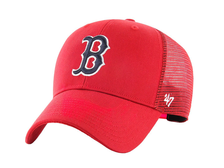 Gorra roja de béisbol marca 47 Brand con logo bordado de los Boston Red Sox y panel trasero de malla.