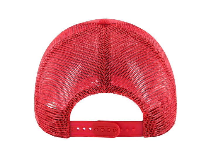 Gorra roja de béisbol marca 47 Brand con logo bordado de los Boston Red Sox y panel trasero de malla.