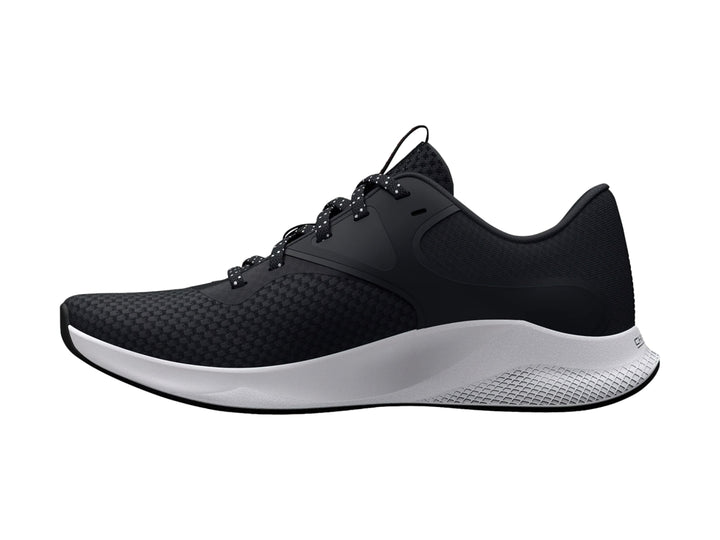 Tenis deportivos Under Armour color negro con suela blanca y logotipo rojo en el costado.