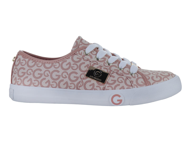 Tenis casuales color rosa con estampado de letras G y suela blanca.