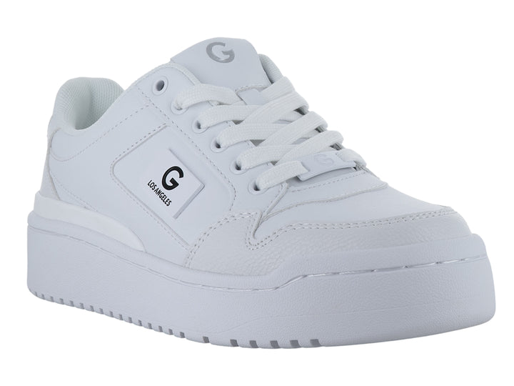 Tenis casuales de plataforma color blanco con agujetas y logo GBG en el costado.
