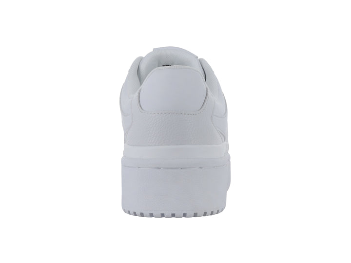 Tenis casuales de plataforma color blanco con agujetas y logo GBG en el costado.