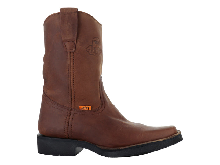 Bota vaquera de piel color tan con suela negra para hombre.