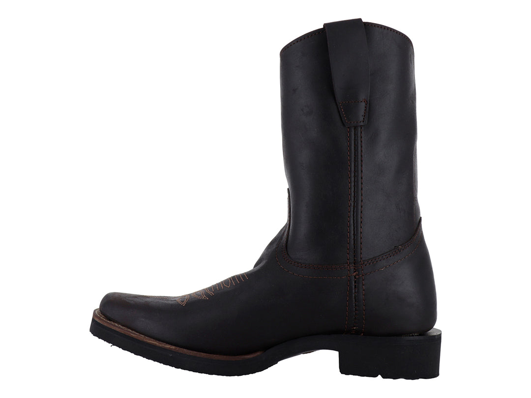 Bota vaquera de cuero color moka marca Angus para hombre con suela negra.