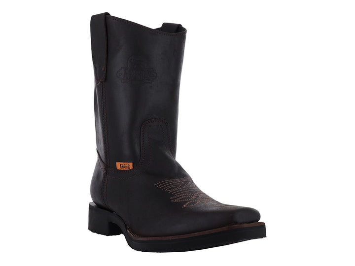 Bota vaquera de cuero color moka marca Angus para hombre con suela negra.