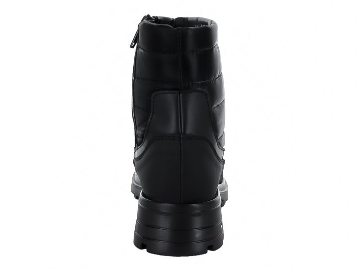 Bota casual color negro para niña con suela gruesa y detalle acolchado en la caña.