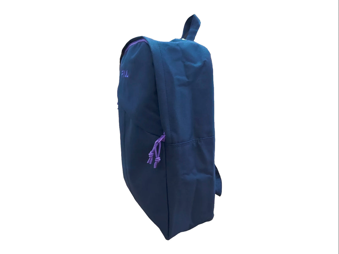 Mochila escolar FILA color azul marino con detalles y logotipo en color morado.