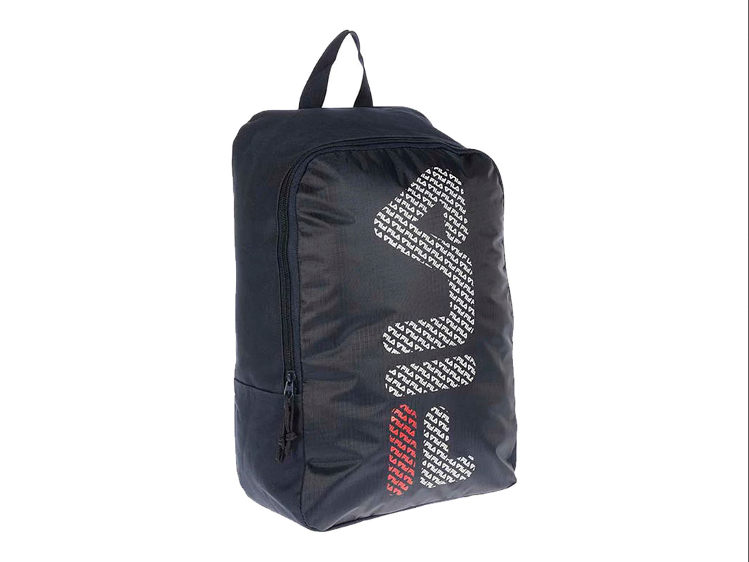Mochila deportiva FILA de color negro con logotipo estampado en blanco y rojo en la parte frontal.