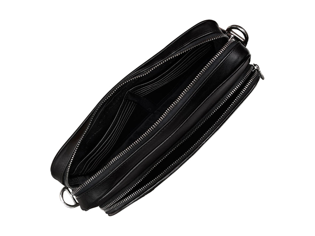 Bolso bandolera negro de marca Cuadra con textura de piel de mantarraya y correa ancha.