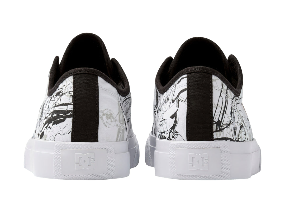 Tenis blancos de lona con agujetas negras y estampado de Grogu de Star Wars.