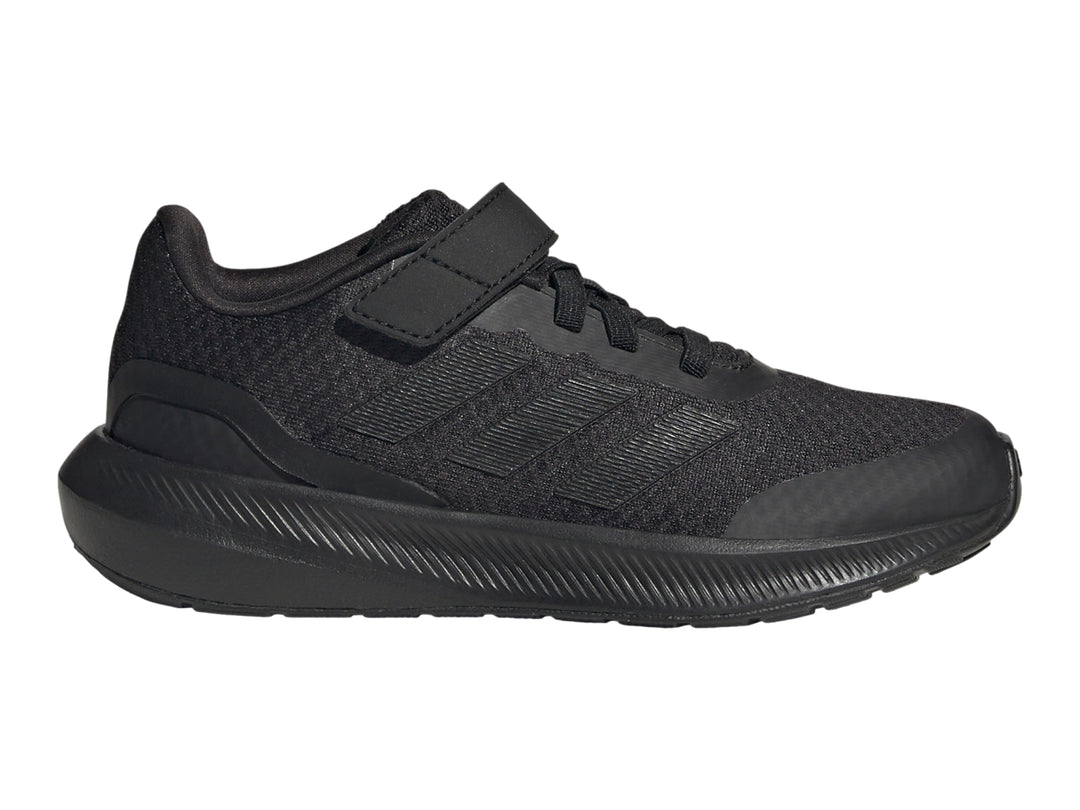Tenis deportivos Adidas Runfalcon 3.0 en color negro total con correa de ajuste y malla transpirable.