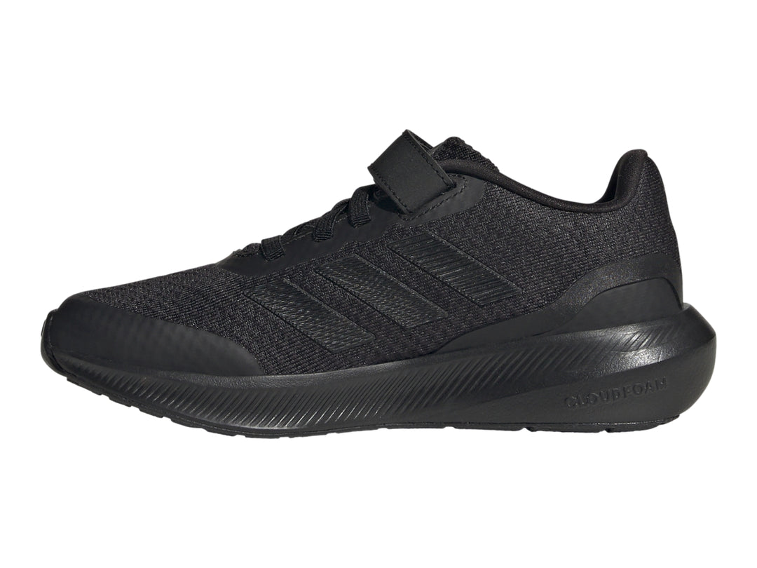 Tenis deportivos Adidas Runfalcon 3.0 en color negro total con correa de ajuste y malla transpirable.