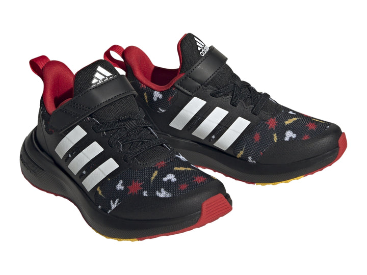 Tenis Adidas Runfalcon 2.0 color negro con detalles en rojo y blanco, correa de velcro y estampado de Mickey Mouse.
