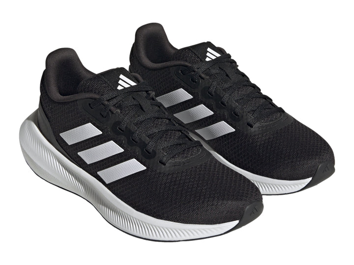 Tenis deportivos Adidas Runfalcon 3.0 color negro con suela y franjas blancas.