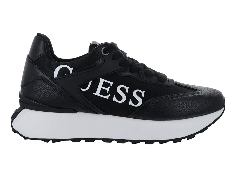 Tenis deportivos GUESS color negro con suela blanca y logotipo blanco en el lateral.