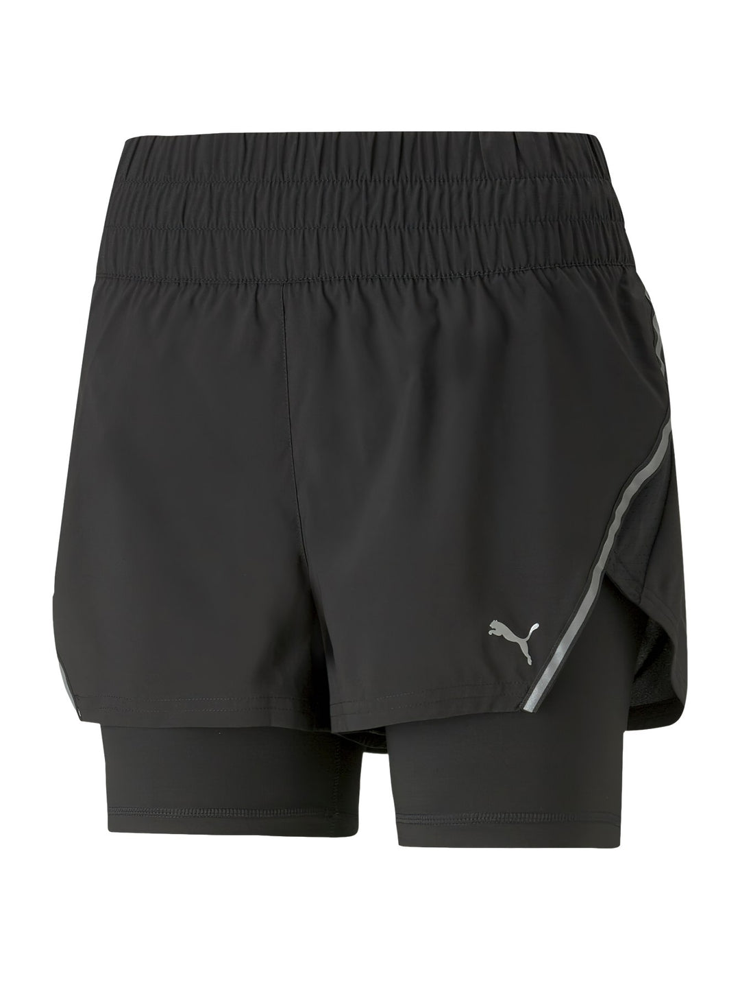 Shorts deportivos PUMA color negro con diseño 2 en 1 y detalles reflectantes.