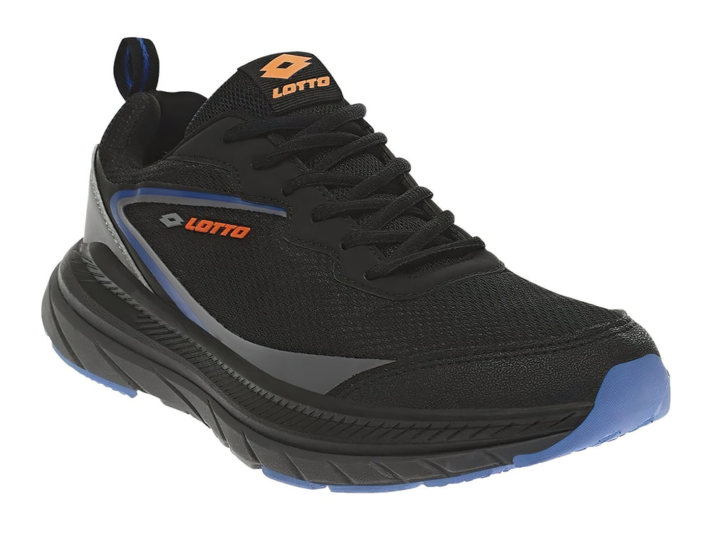Tenis deportivos Lotto color negro con detalles en gris y naranja, vista lateral sobre fondo blanco.