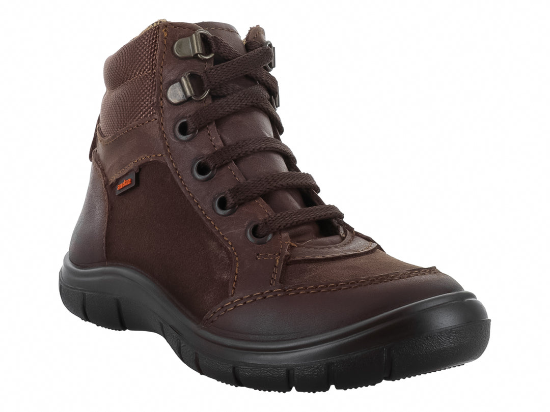 Bota casual color café con agujetas y suela oscura para Niña.