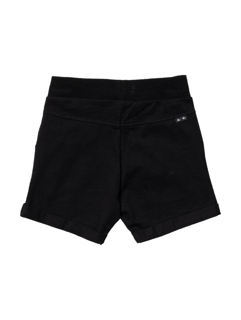 Bermuda color negro para niños con cordones blancos decorativos en la cintura.