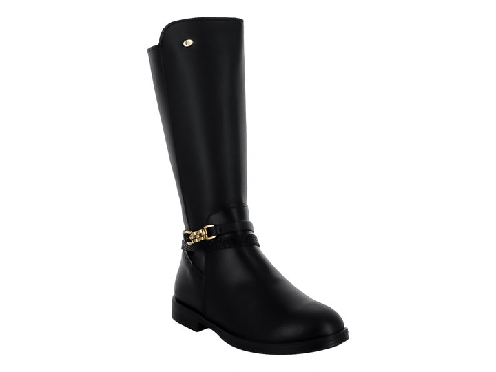 Bota alta de color negro con detalle de hebilla dorada en el tobillo.