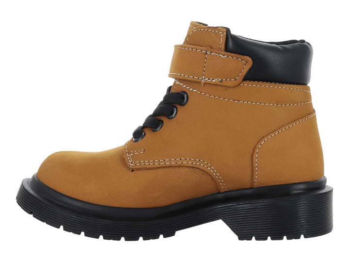 Bota para Niño color miel con cordones y suela negra.