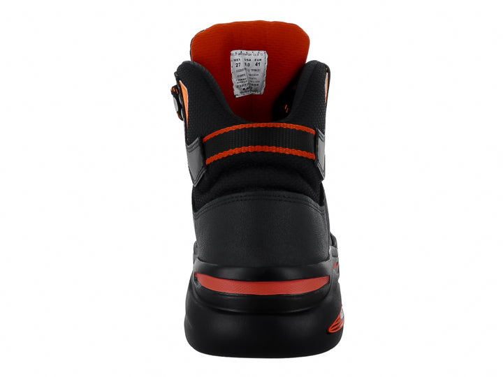Bota de seguridad CLIFF modelo Strong en color negro con detalles en naranja y punta reforzada.